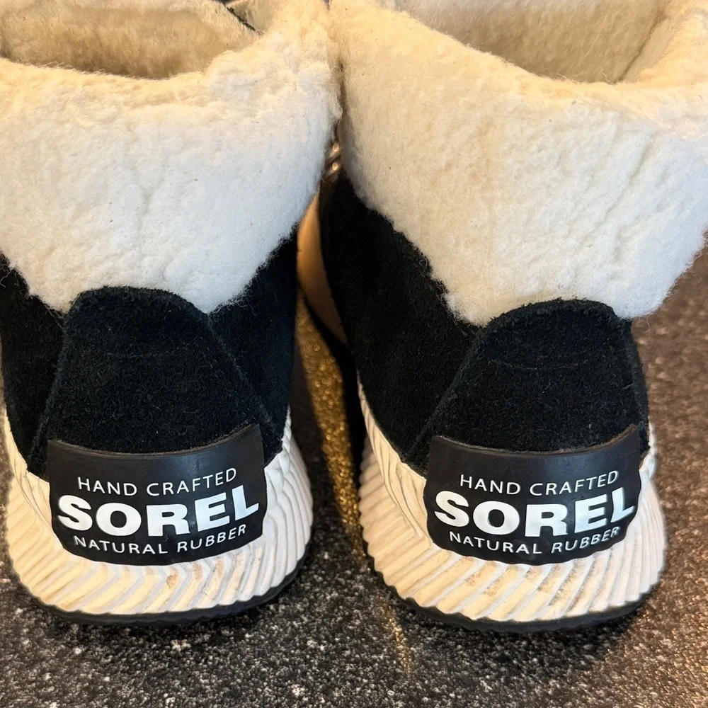 Sorel Women’s Out N' About III Conquest Waterproof Boot - size 6.5